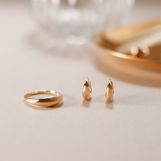 7mm belly gold huggies